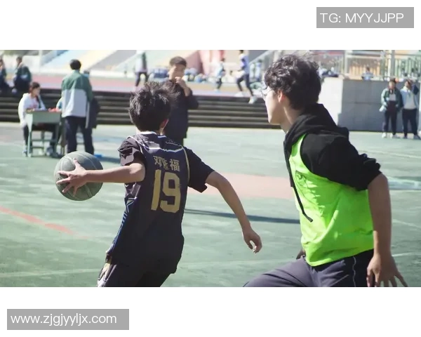 武汉篮球队默契配合探讨：提升团队协作与比赛表现的关键因素实时数据